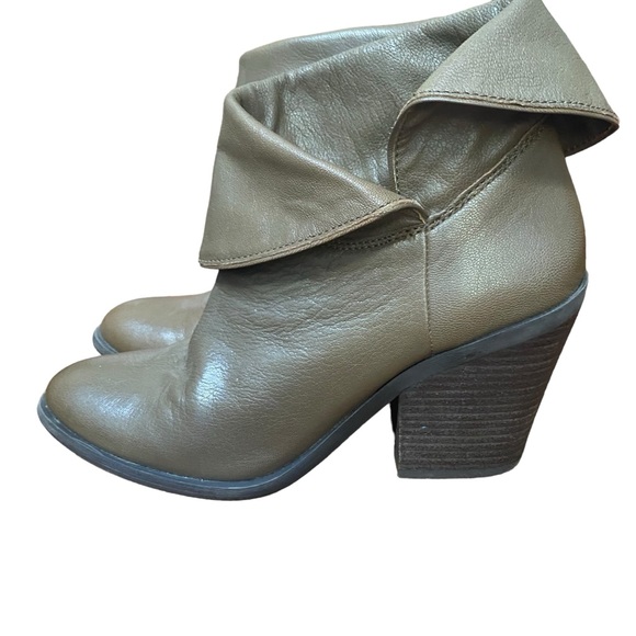 Lucky Brand Ethann Foldover Cuffed Ankle Booties Leather short boots size 7.5 - Picture 4 of 10